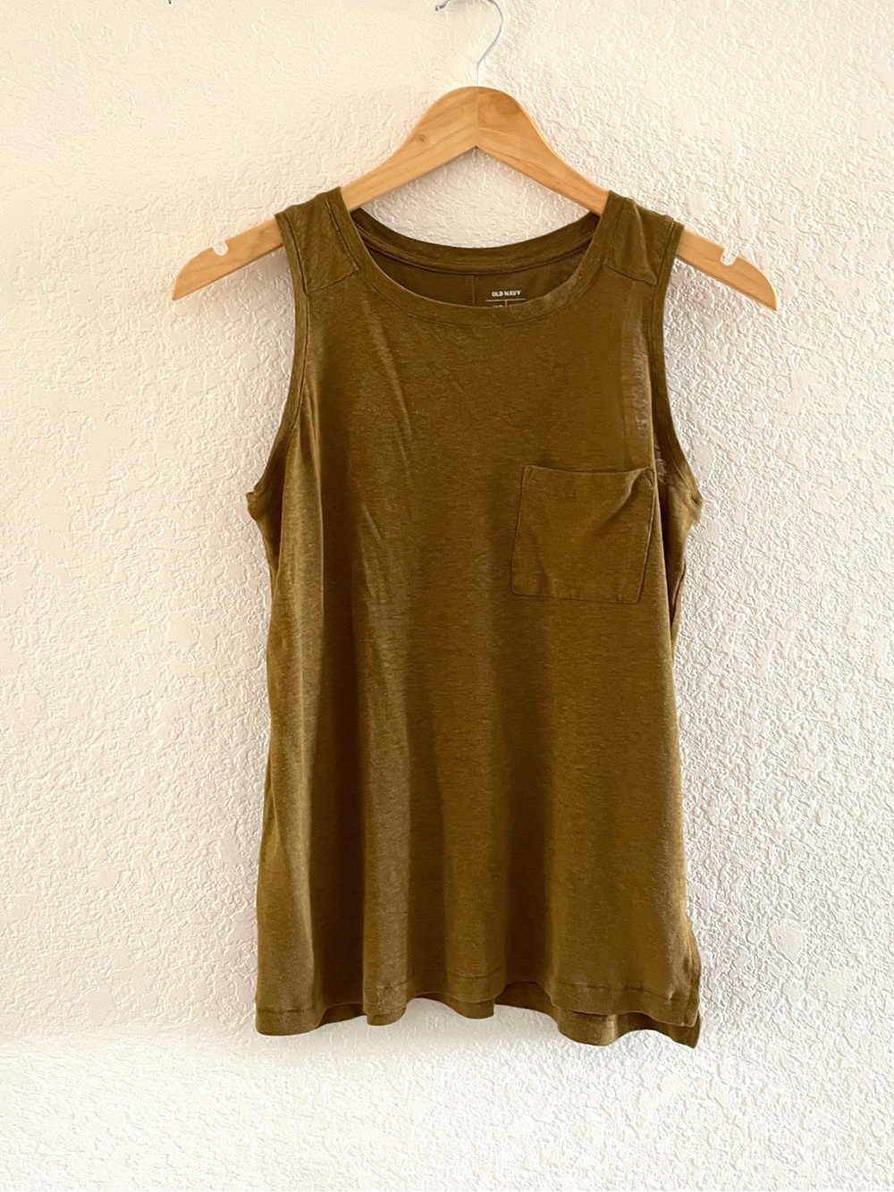 Old Navy Olive Green Linen Blend Pocket Tank Top